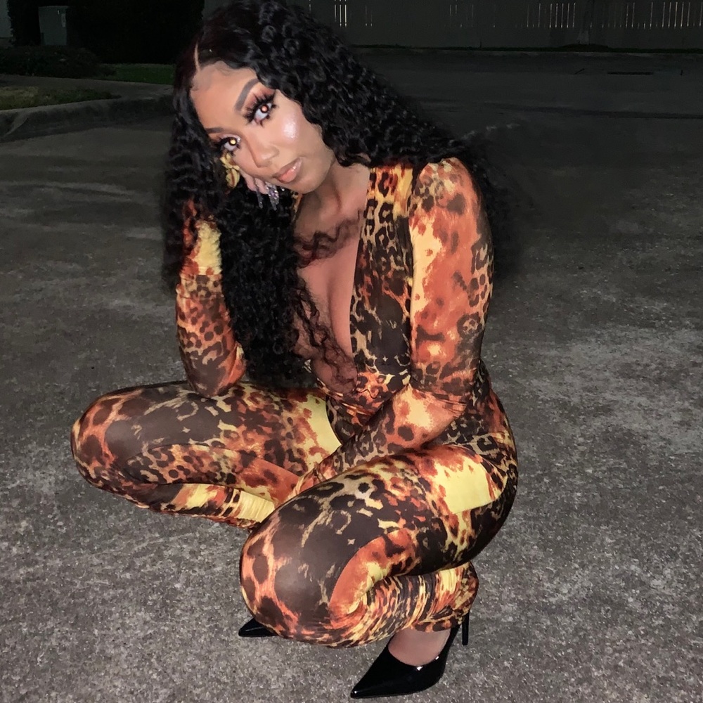 Meet your Posher, Jasmine